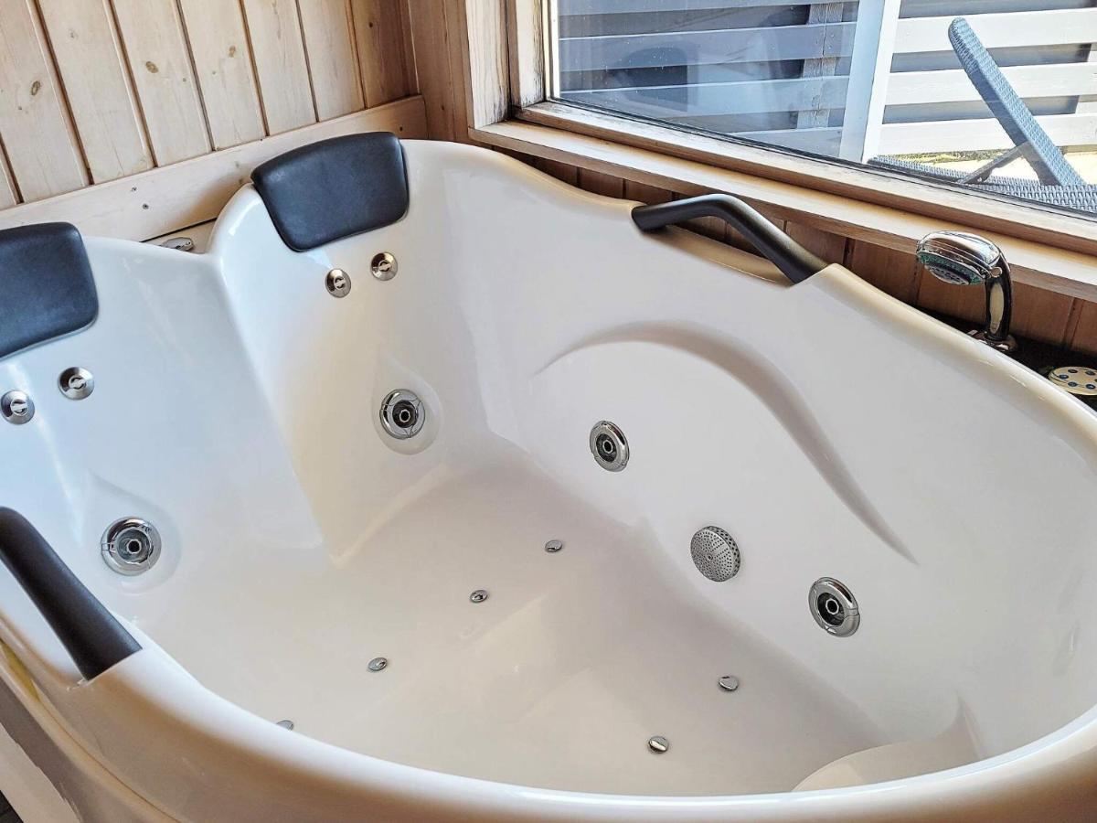8 Person Holiday Home In Nex Snogebæk Eksteriør bilde